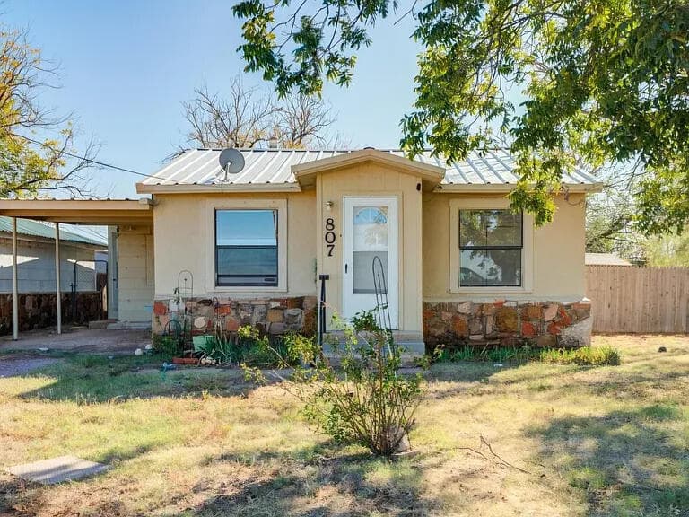 807 W 5th Street - Image 1