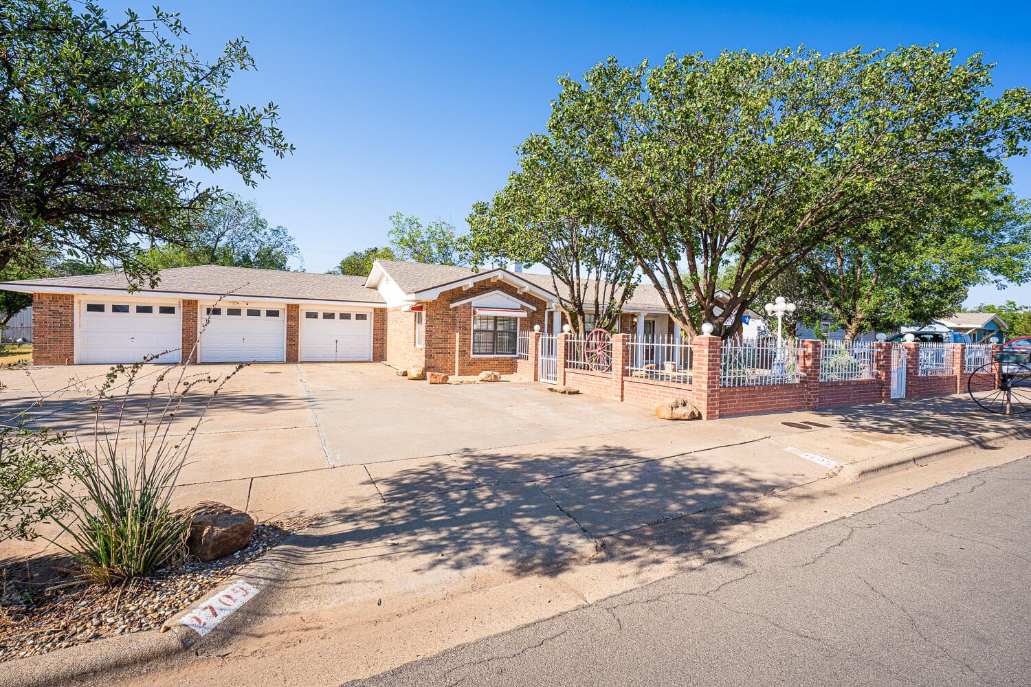 2709 Baylor Street - Image 1