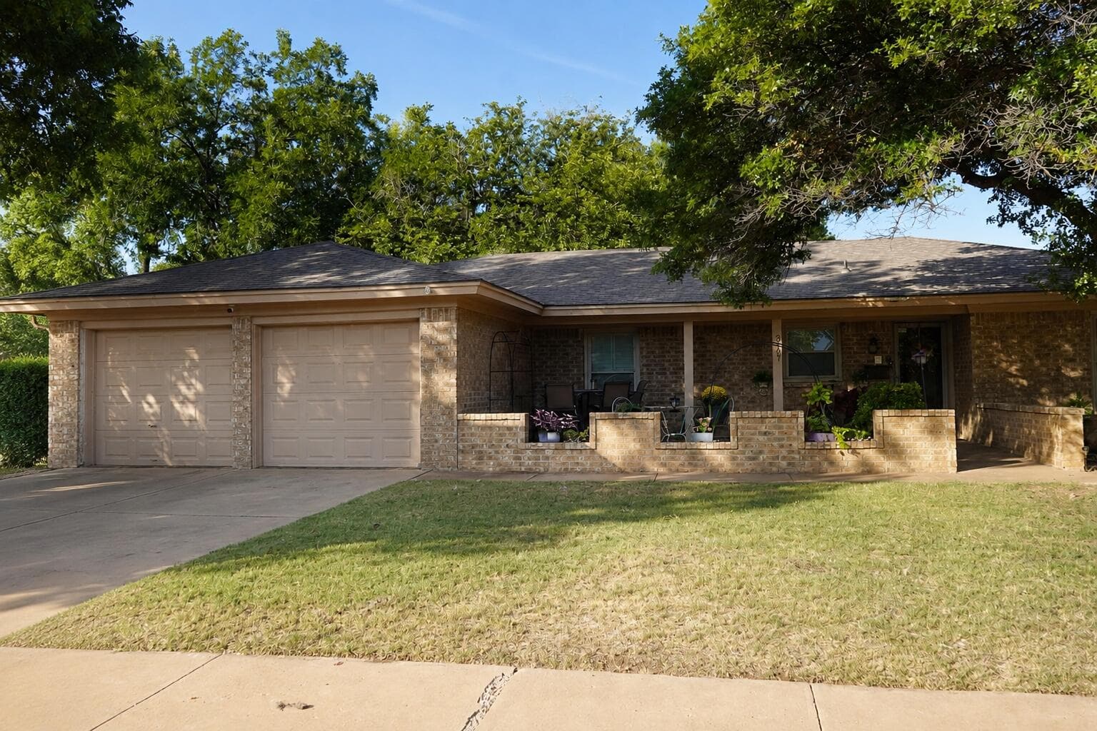 3607 Knoxville Drive - Image 1