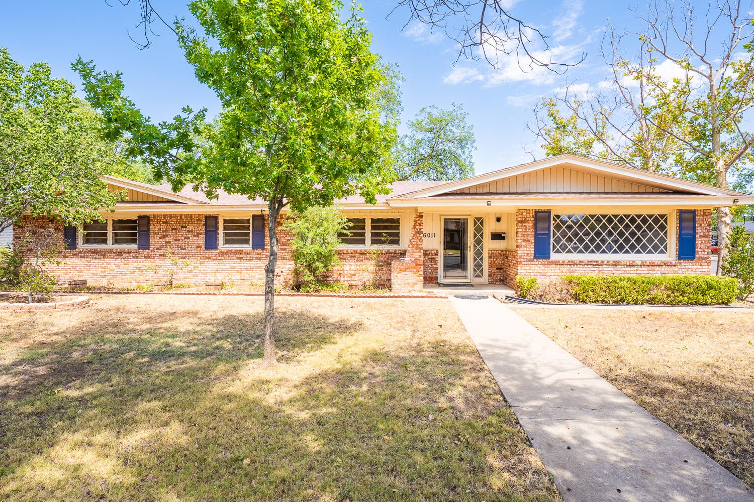 6011 Vernon Avenue - Image 1