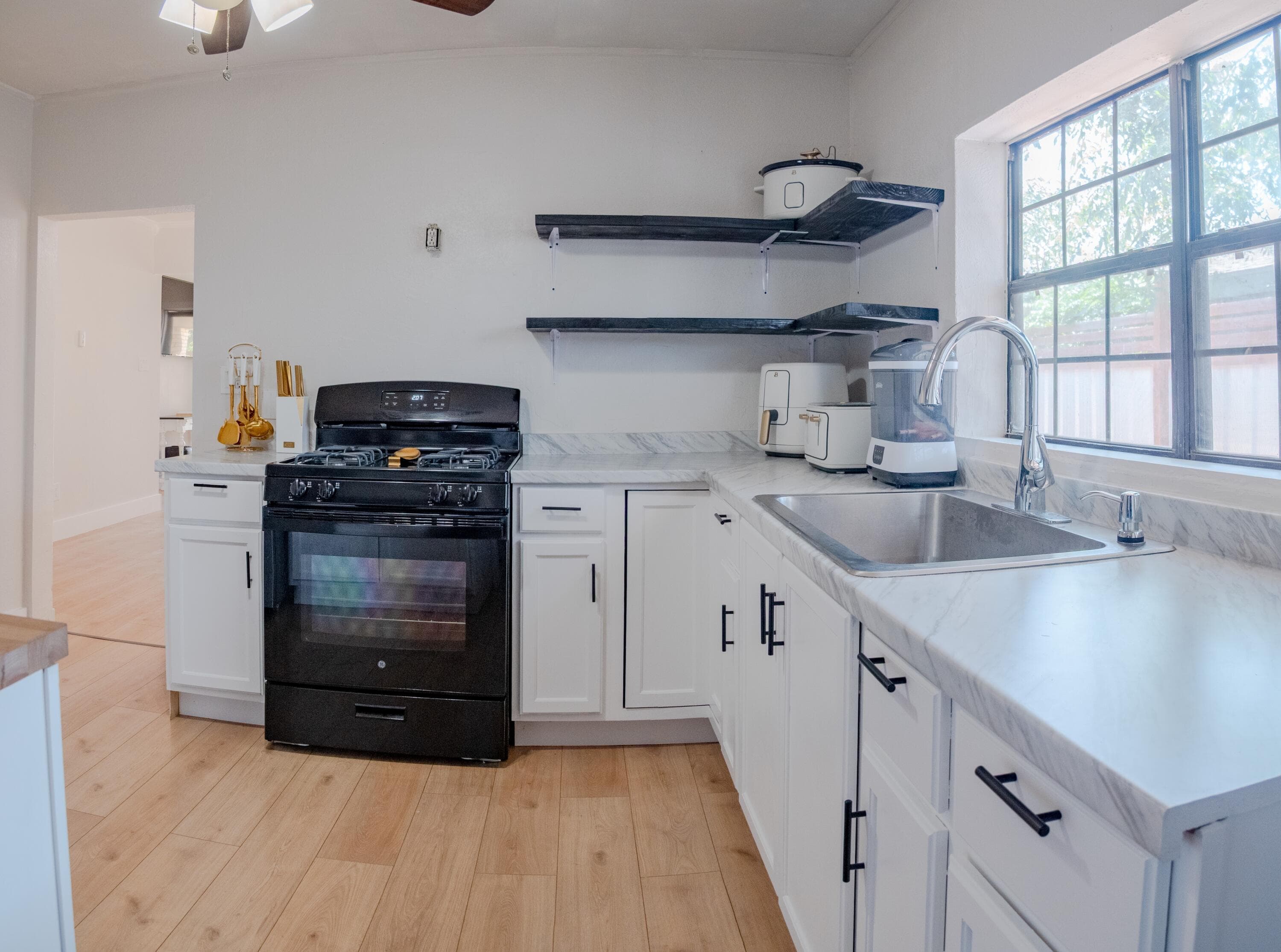528 41st Street - Image 1