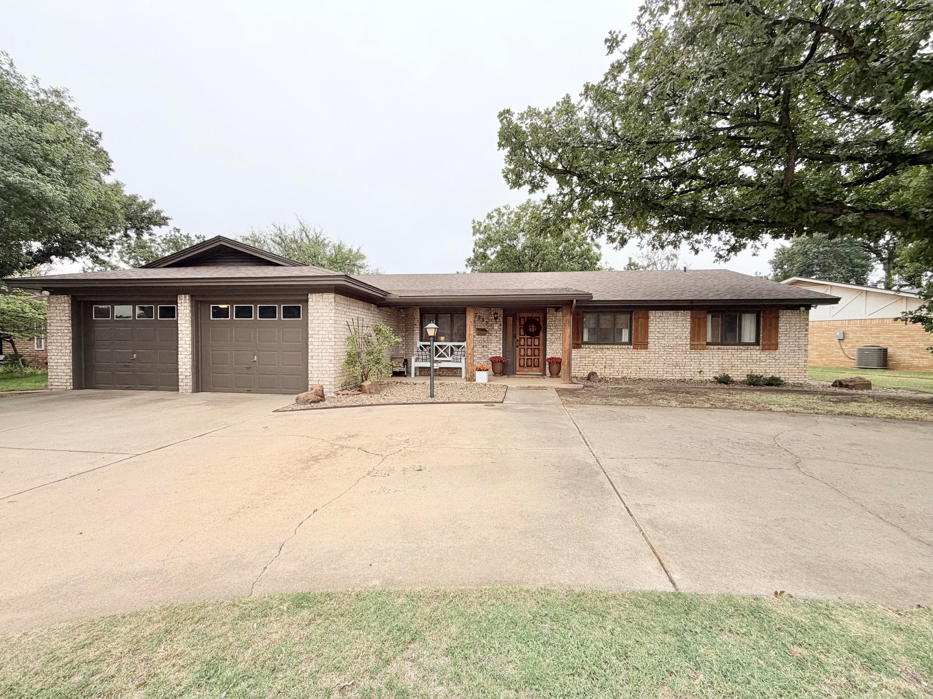 7905 Knoxville Avenue - Image 1