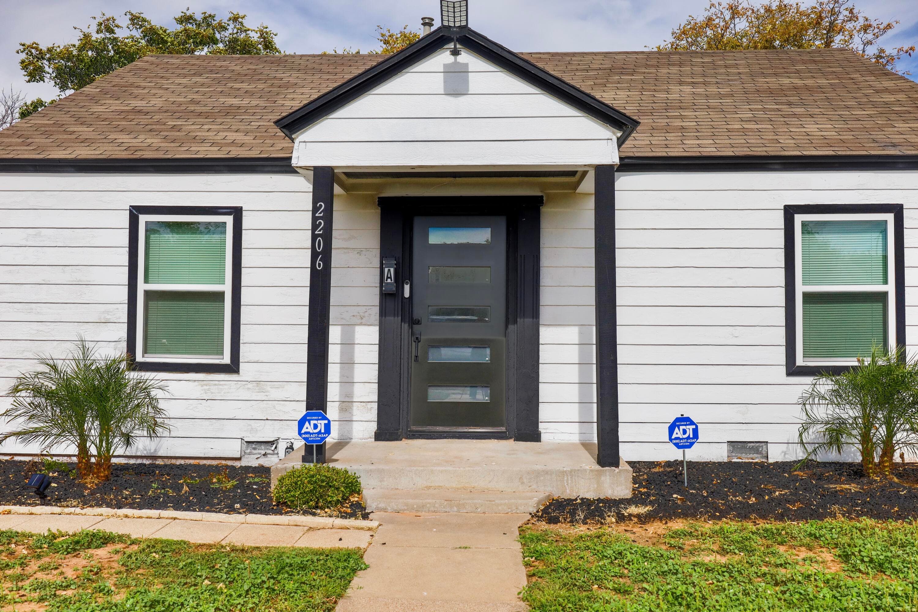 2206 28th Street - Image 1