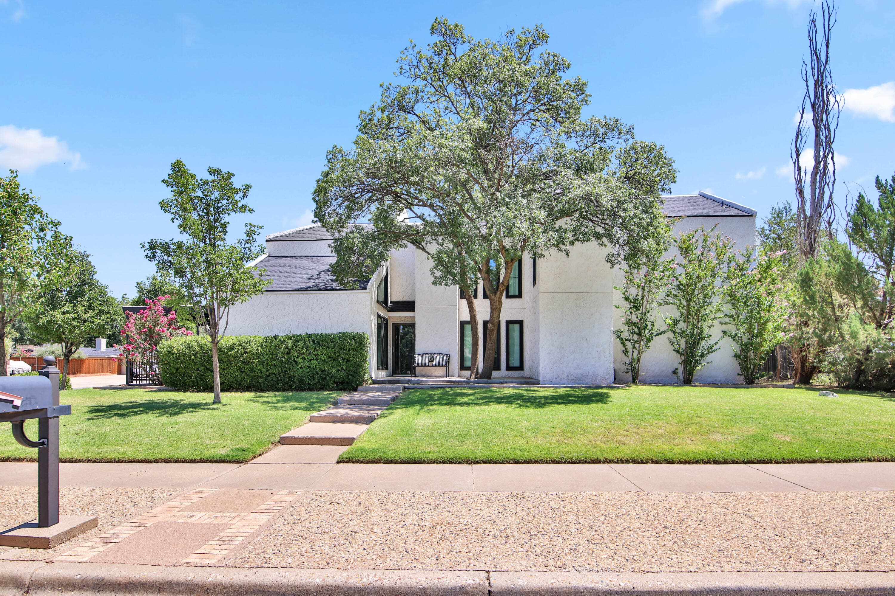 8601 Louisville Avenue - Image 1