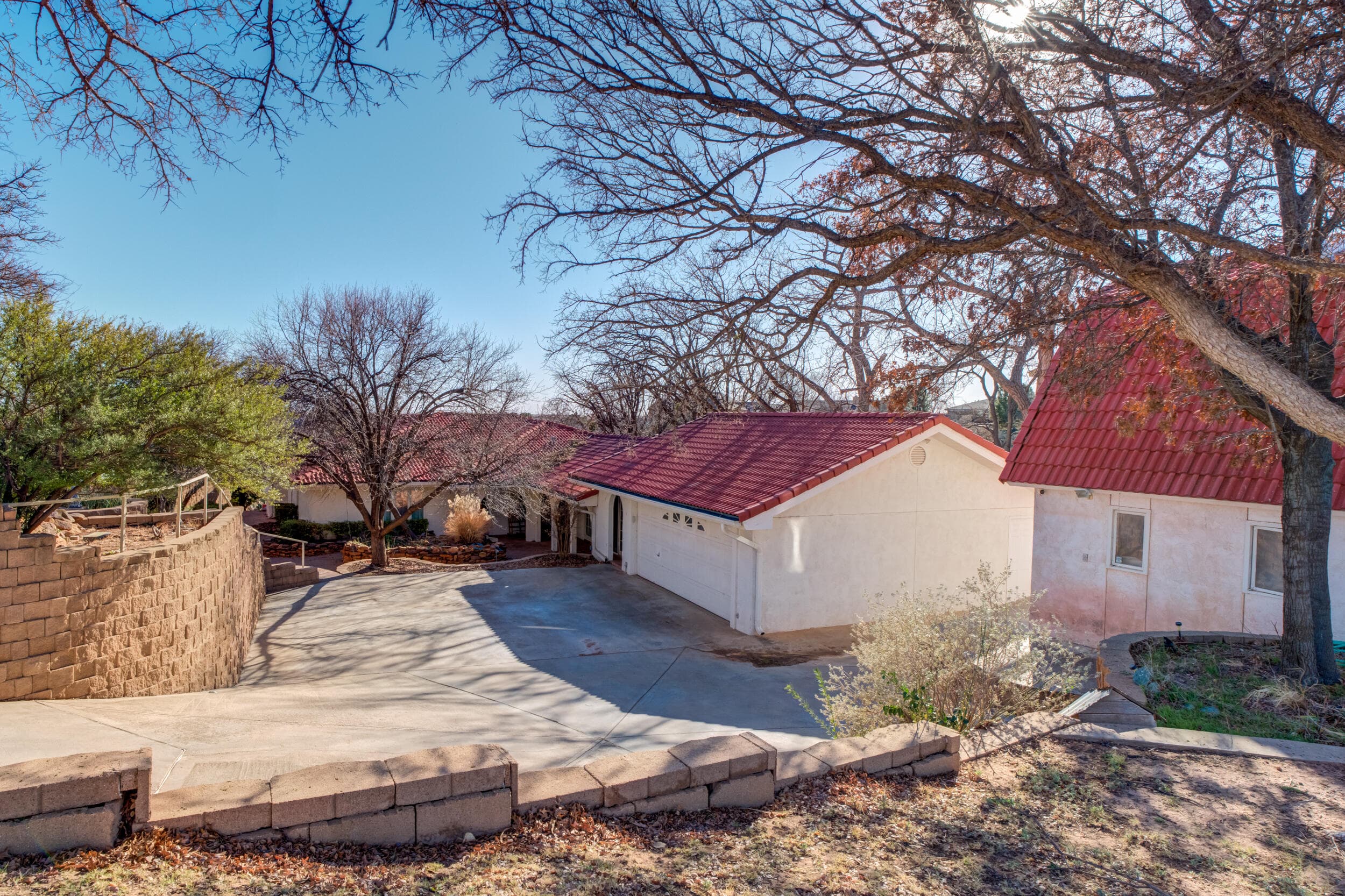 15 Surrey Circle - Image 1