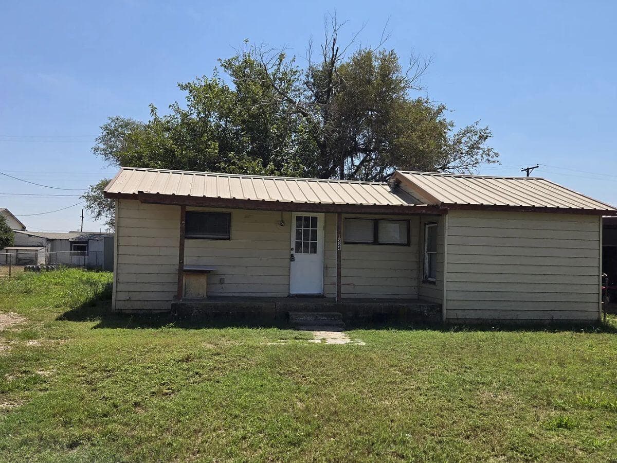 224 E 6th Street - Image 1