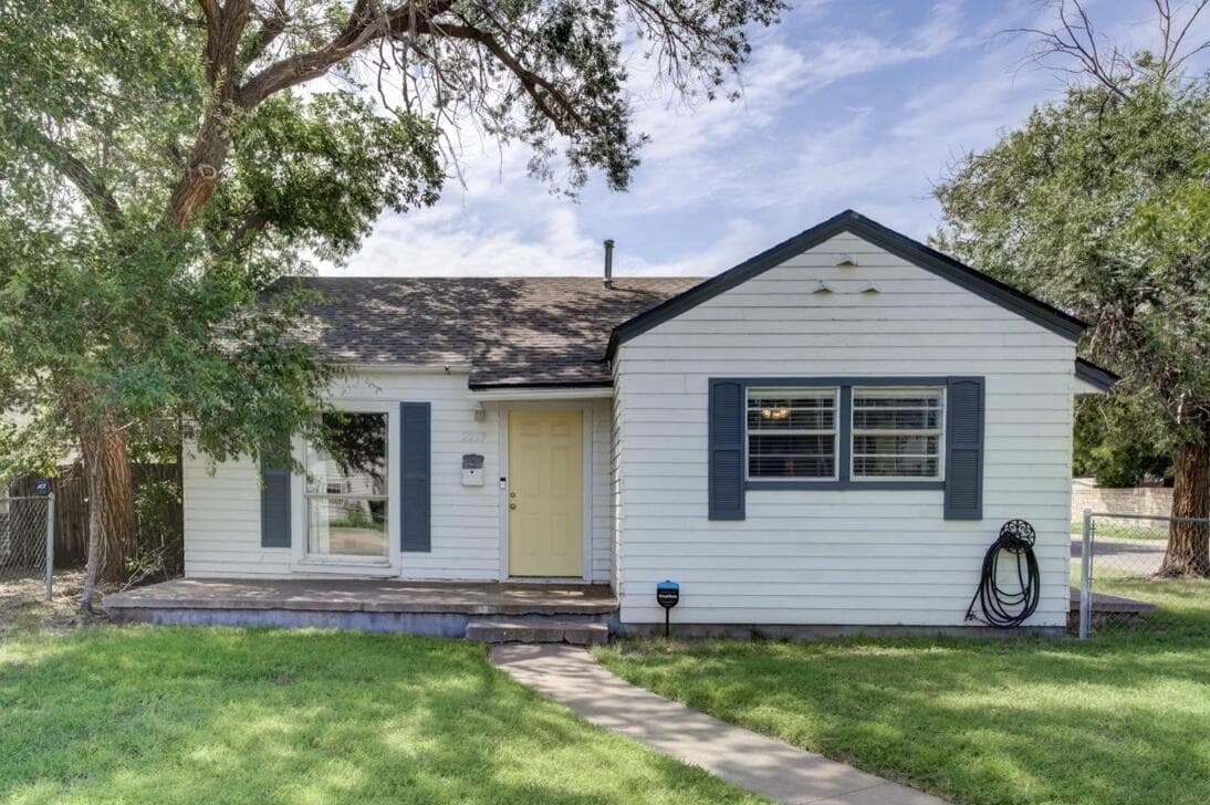 2223 27th Street - Image 1