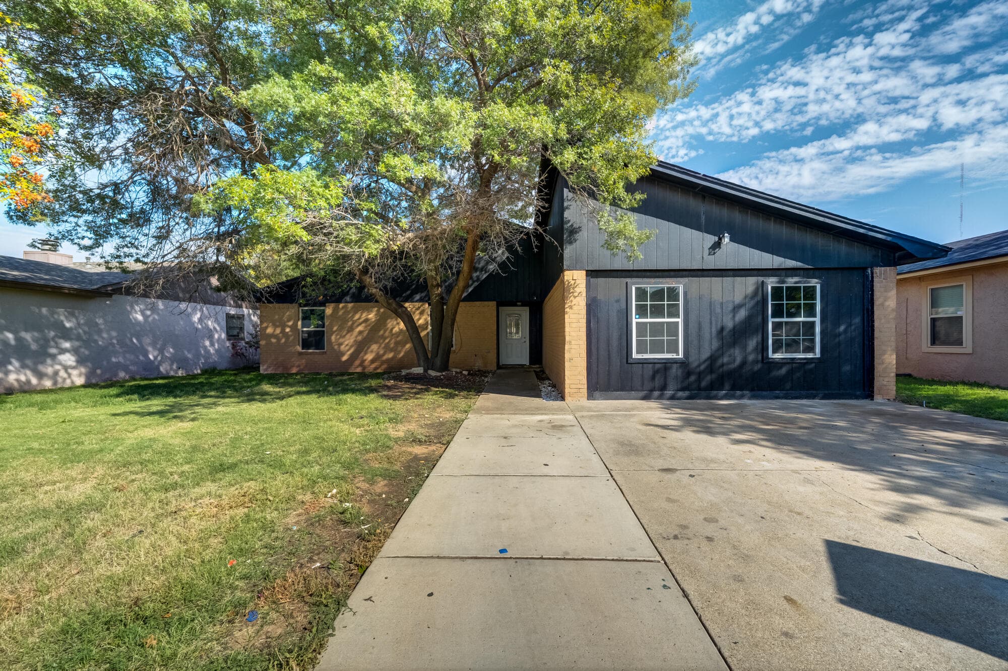 7717 Avenue V - Image 1