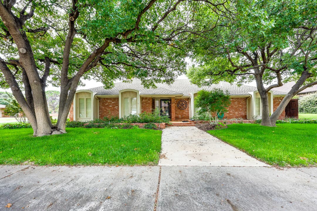 17 Whisperwood Circle - Image 1