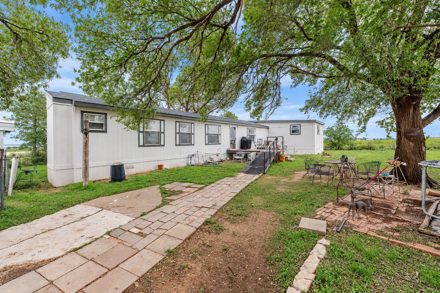 208 N County Rd 2930 - Image 1